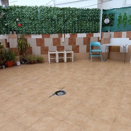8 Mins Walk To Train Station Low Cost Youth Hostel إشبيلية المظهر الخارجي الصورة
