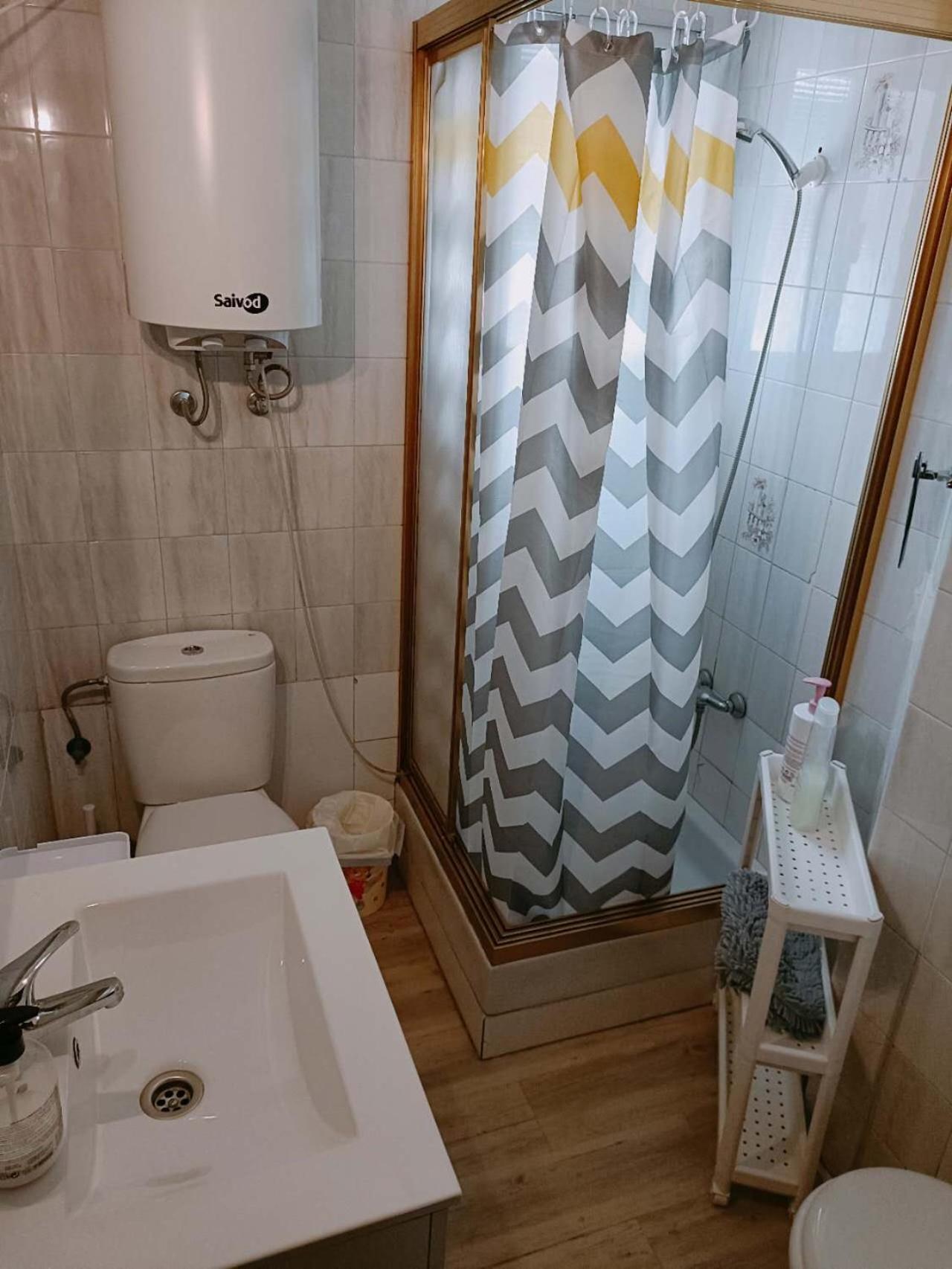 8 Mins Walk To Train Station Low Cost Youth Hostel إشبيلية المظهر الخارجي الصورة