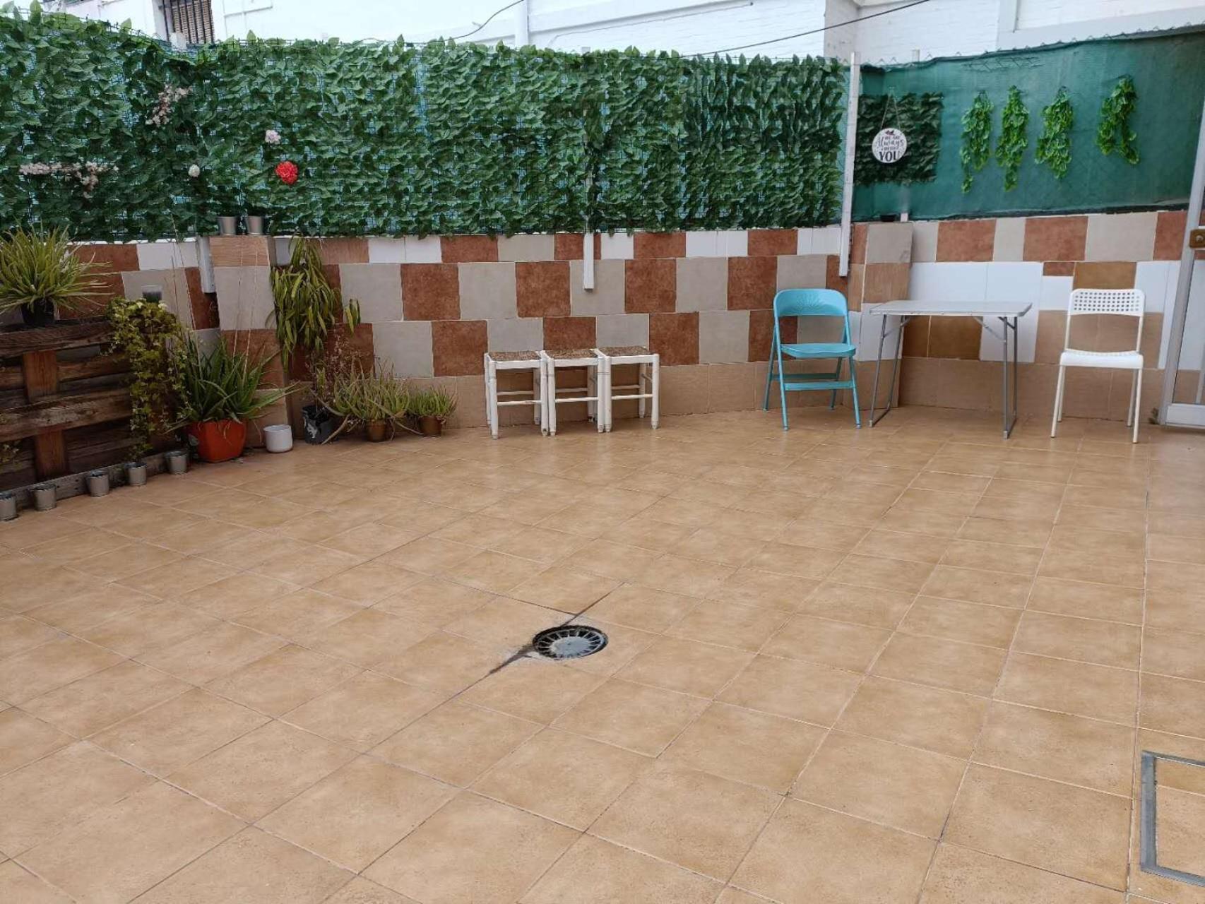 8 Mins Walk To Train Station Low Cost Youth Hostel إشبيلية المظهر الخارجي الصورة